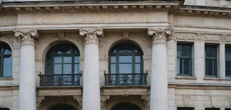 Como a Arquitetura Neoclássica Resgata a Antiguidade na Era Moderna